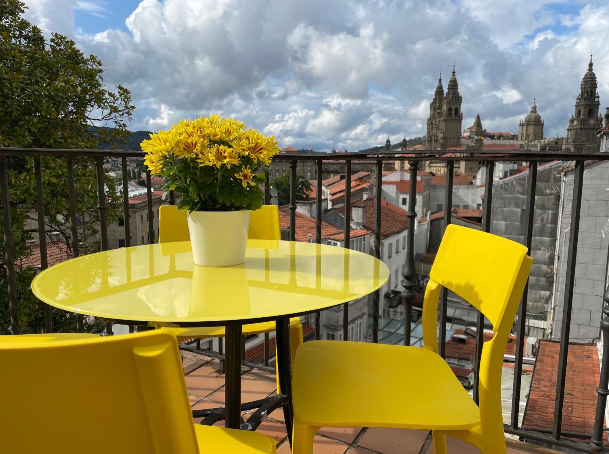 Yellow Home Santiago de Compostela Dış mekan fotoğraf